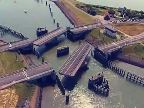 一眼以為是橋從中間斷開(kāi)，再看一眼原來(lái)是設(shè)計(jì)師用心良苦